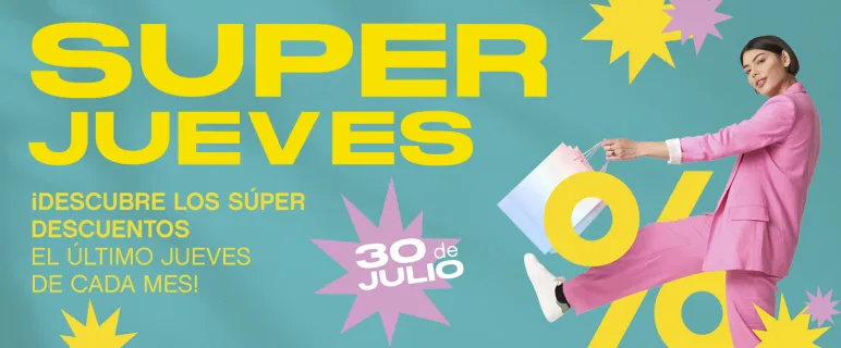 Super Jueves mujer llevando bolsas de compra con descuentos